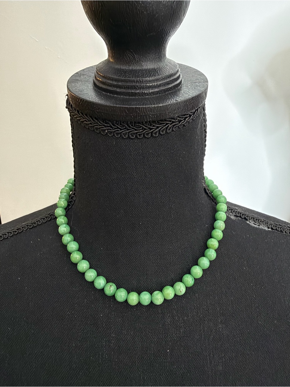 Vintage Artisan Green Aventurine Jade Style Chic Beaded Necklace 16"